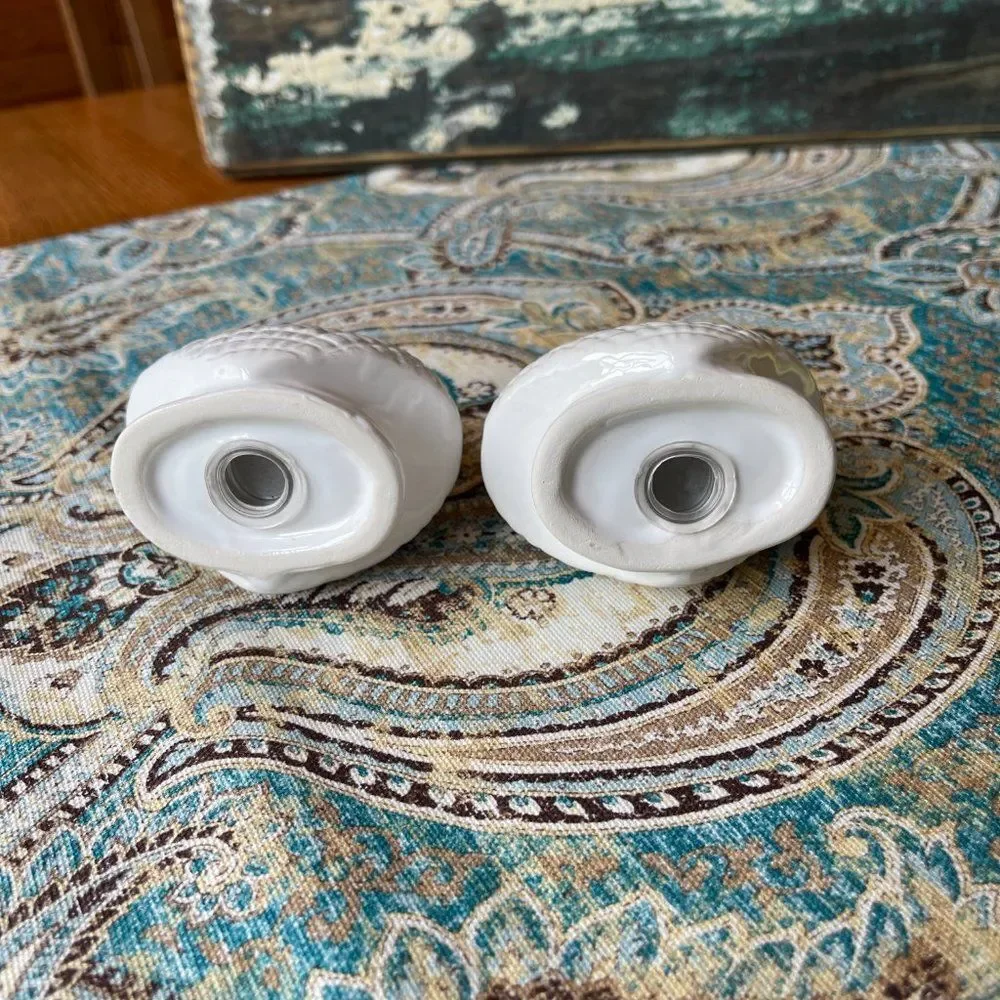Durastone Cream Scallop Shell Salt Pepper Shakers Coastal Decor New in Box